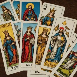 Combinação das cartas A Justiça e Os Enamorados na vida financeira