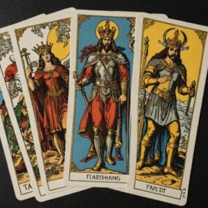 Combinação das cartas O Hierofante e A Força sobre decisões difíceis