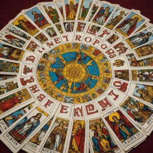 Combinação das cartas O Hierofante e O Mundo na vida espiritual