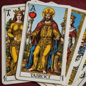Combinação das cartas O Hierofante e Os Enamorados na vida financeira