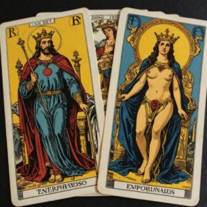Combinação das cartas O Hierofante e Os Enamorados sobre decisões difíceis