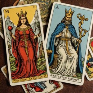 Combinação das cartas O Mago e A Sacerdotisa na vida financeira