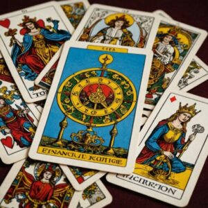 Combinação das cartas Os Enamorados e O Julgamento na vida financeira