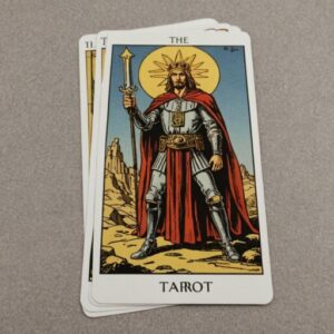 Combinação das cartas A Torre e A Força sobre decisões difíceis