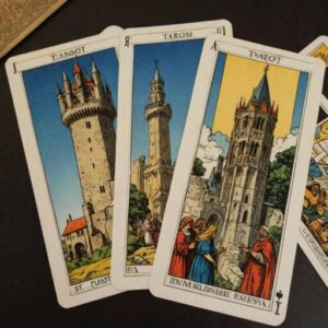 Combinação das cartas A Torre e Os Enamorados em momentos de transição