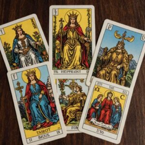 Combinação das cartas O Julgamento e O Hierofante sobre o futuro